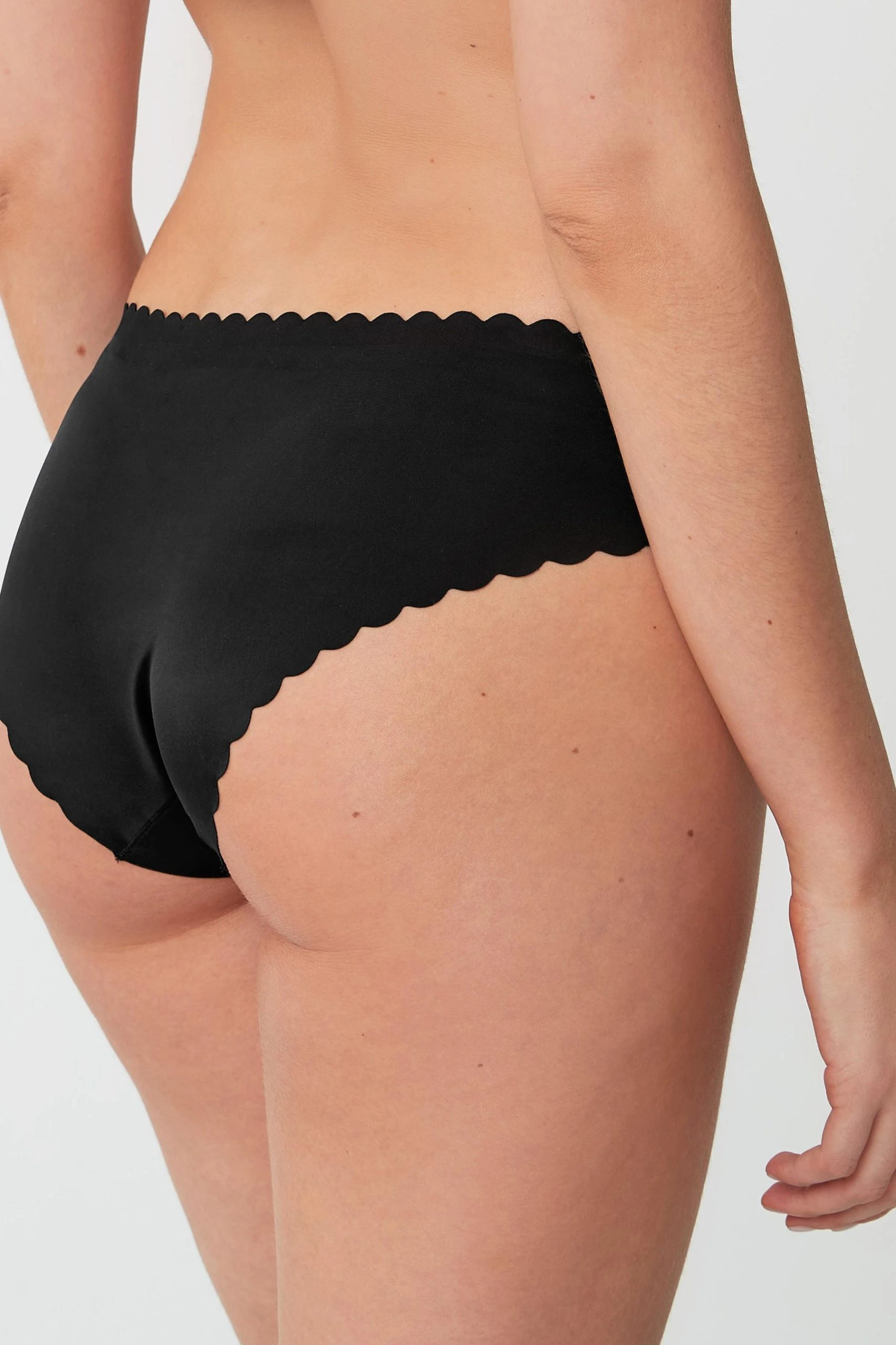 Next No VPL Scallop Edge Knickers 2 Next No VPL Scallop Edge Knickers - Image 2