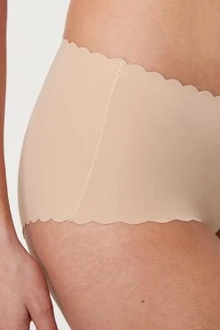 Next No VPL Scallop Edge Knickers -Next shop 250395s3 scaled