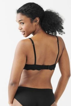 Next Lace Smooth Cup Light Pad Plunge Bra -Next shop 525484s2 scaled