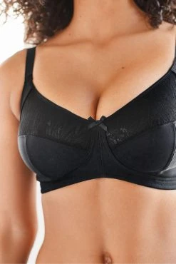 Next Total Support Non Wire Full Cup Bra -Next shop 658459s3 scaled