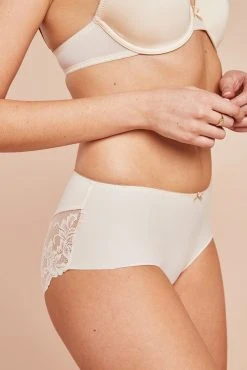 Next No VPL Lace Back Briefs 3 Pack 14 Next No VPL Lace Back Briefs 3 Pack -Next shop 906686s7 scaled