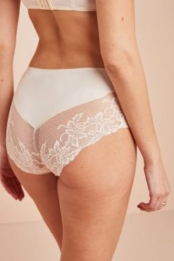 Next No VPL Lace Back Briefs 3 Pack 15 Next No VPL Lace Back Briefs 3 Pack -Next shop 906686s8 scaled