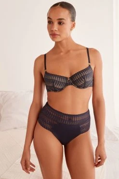 Next Graphic Lace Non Pad Plunge Bra