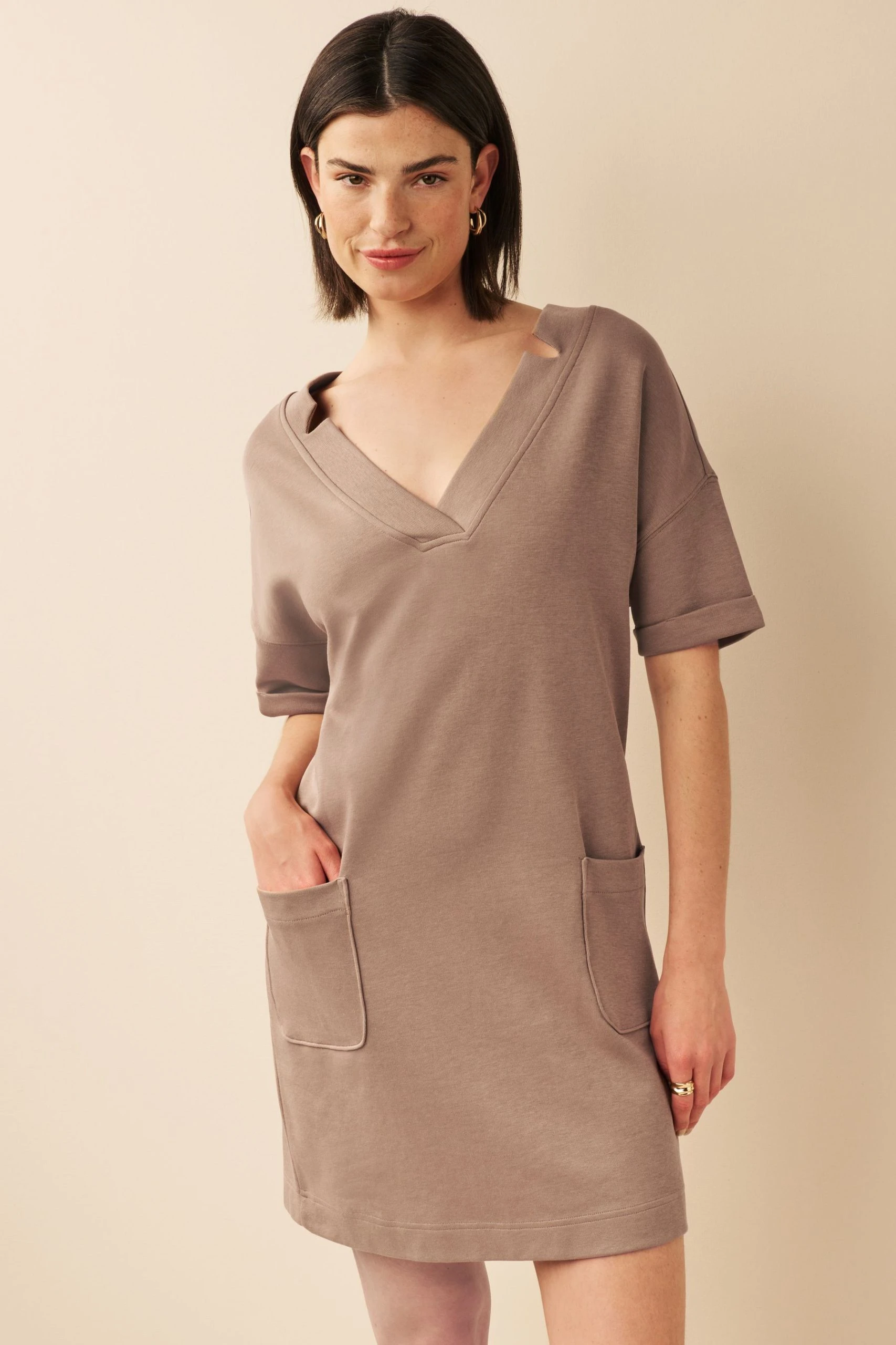 Short Sleeve Notch V-Neck Jersey Pocket Detail Dress Next Short Sleeve Notch V-Neck Jersey Pocket Detail Dress -Next shop D28079s scaled