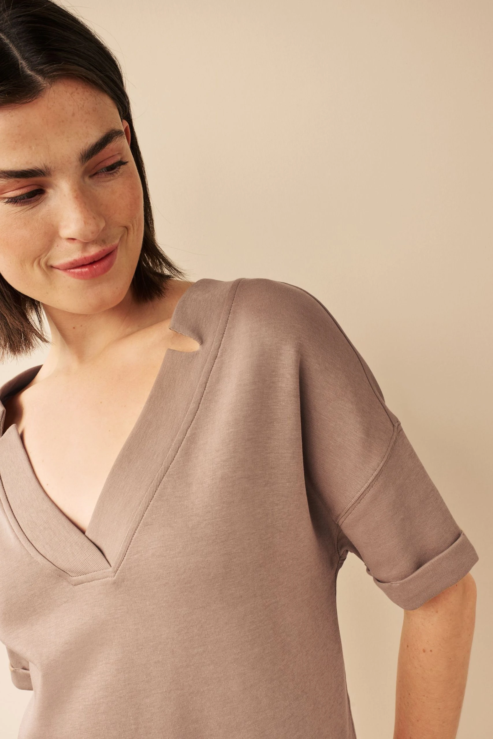 Short Sleeve Notch V-Neck Jersey Pocket Detail Dress Next Short Sleeve Notch V-Neck Jersey Pocket Detail Dress -Next shop D28079s3 scaled