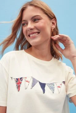 Next Red Coronation Short Pyjama Set -Next shop D83 818s3 scaled