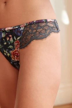 Next Satin & Lace Knickers 8 Next Satin & Lace Knickers -Next shop T64 999s4 scaled